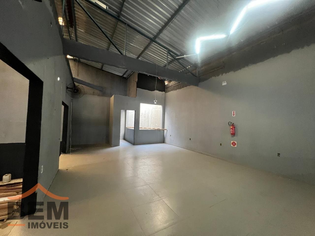 Galpão para Locação com 550m² no bairro São Vicente, em Itajaí: 5 - INTERNO