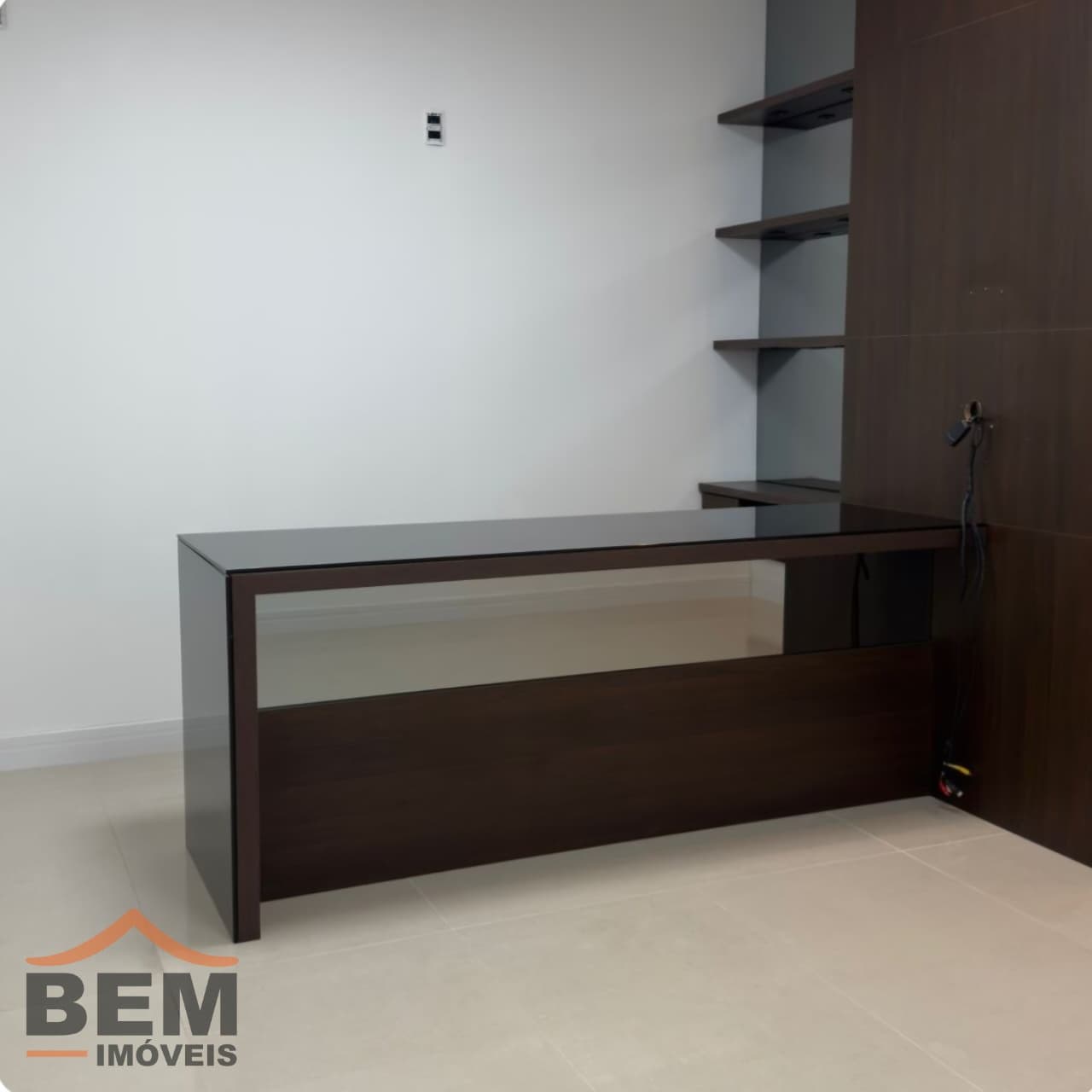 Sala Comercial para Locação com 105m² no bairro Pioneiros, em Balneário Camboriú: 07-SALA COMERCIAL