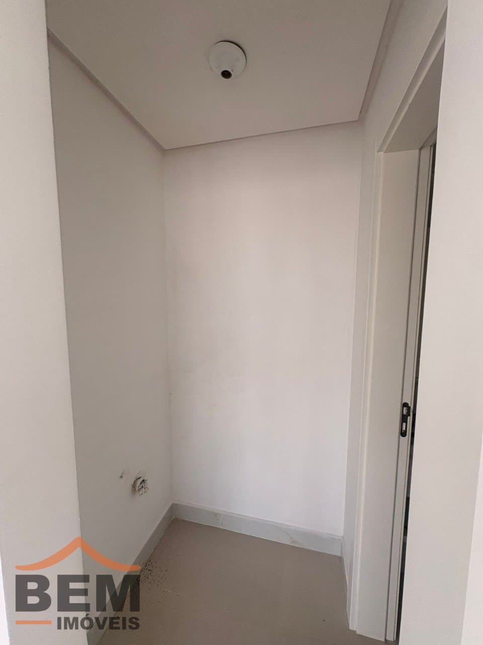 Sala Comercial para Locação com 50m² no bairro Centro, em Itajaí: 6 - INTERNO