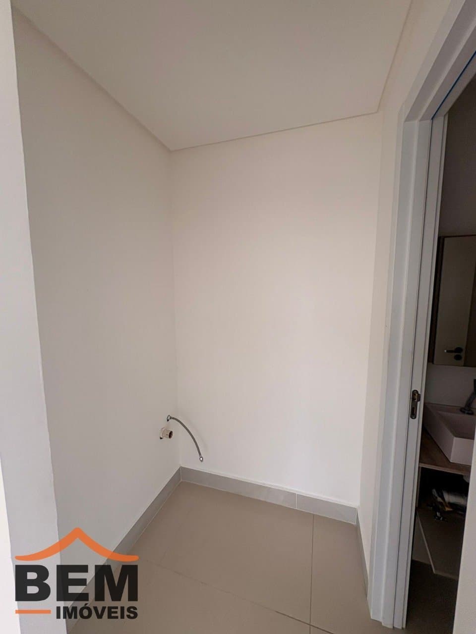 Sala Comercial para Locação com 42m² no bairro Centro, em Itajaí