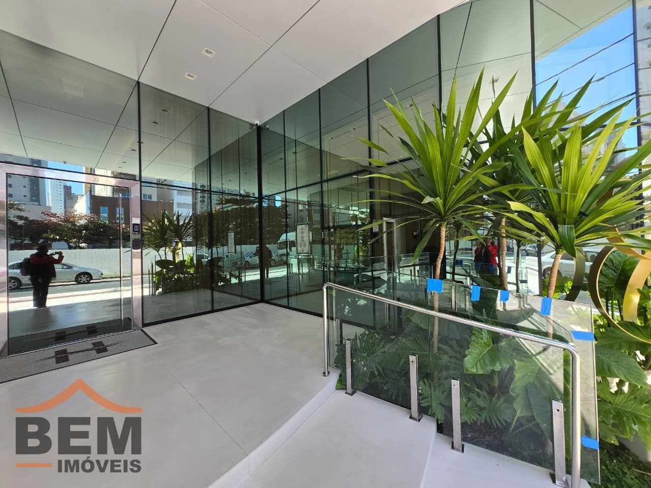 Apartamento para Locação com 2 quartos e 90m² no bairro Centro, em Balneário Camboriú