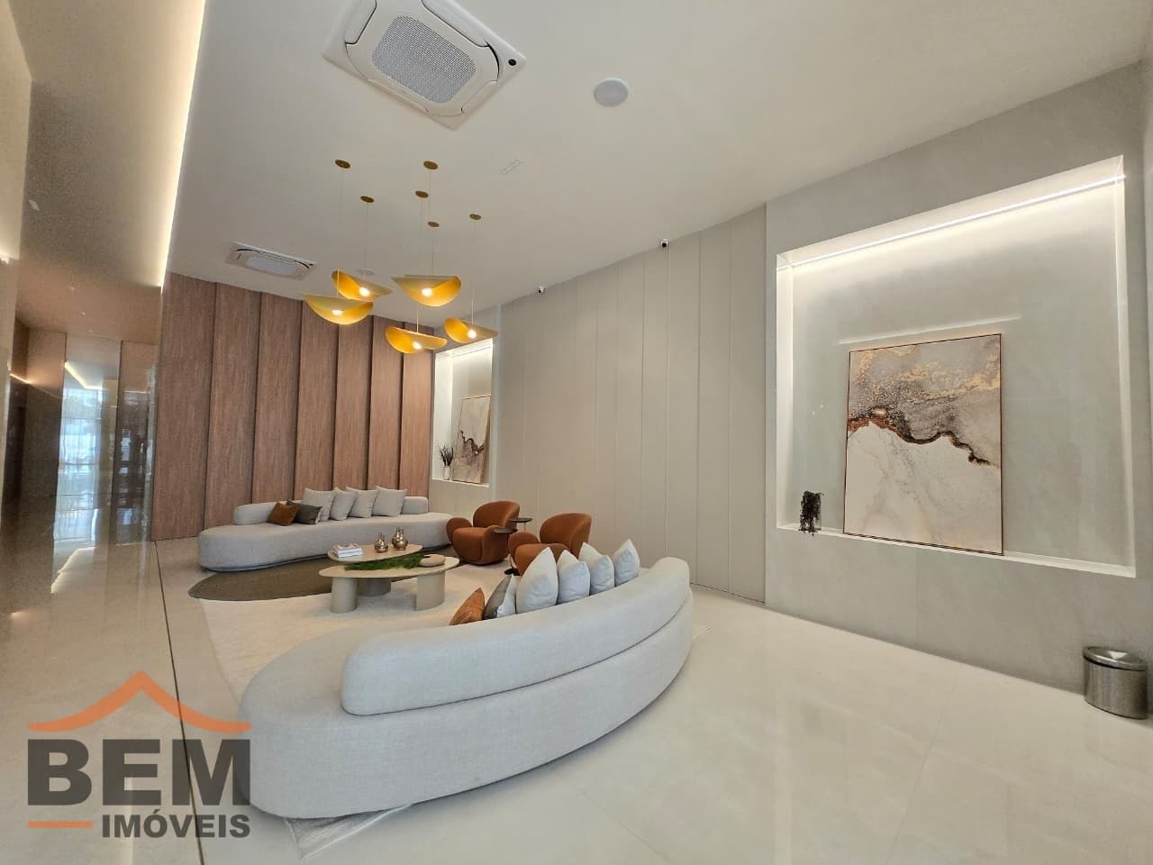 Apartamento para Locação com 2 quartos e 90m² no bairro Centro, em Balneário Camboriú