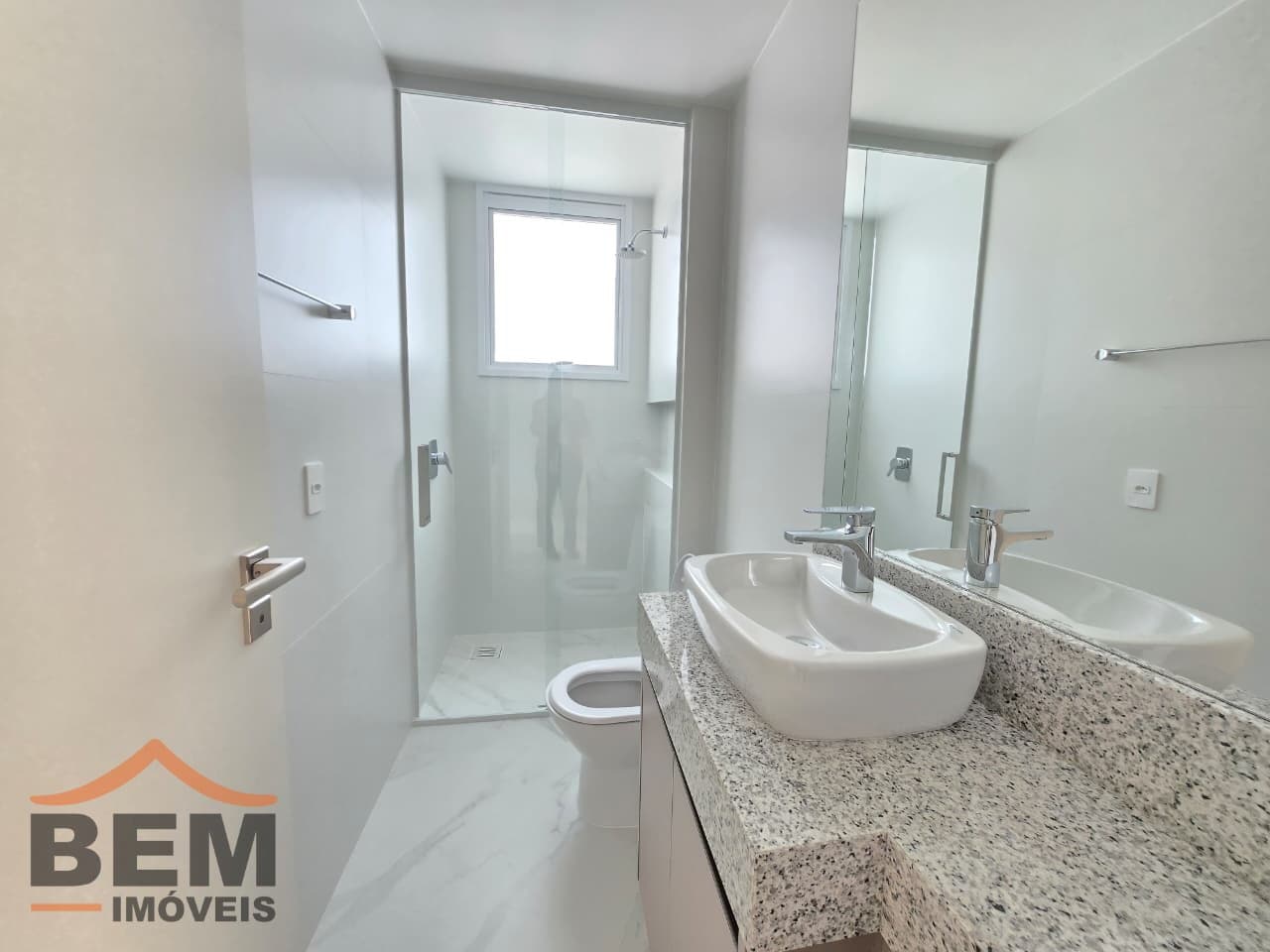 Apartamento para Locação com 2 quartos e 90m² no bairro Centro, em Balneário Camboriú