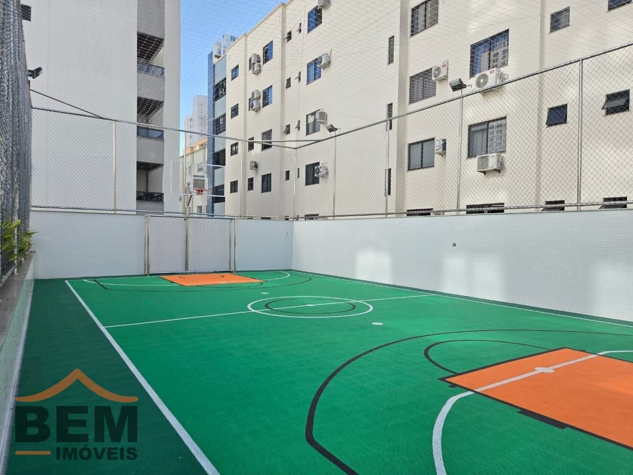 Apartamento para Locação com 2 quartos e 90m² no bairro Centro, em Balneário Camboriú