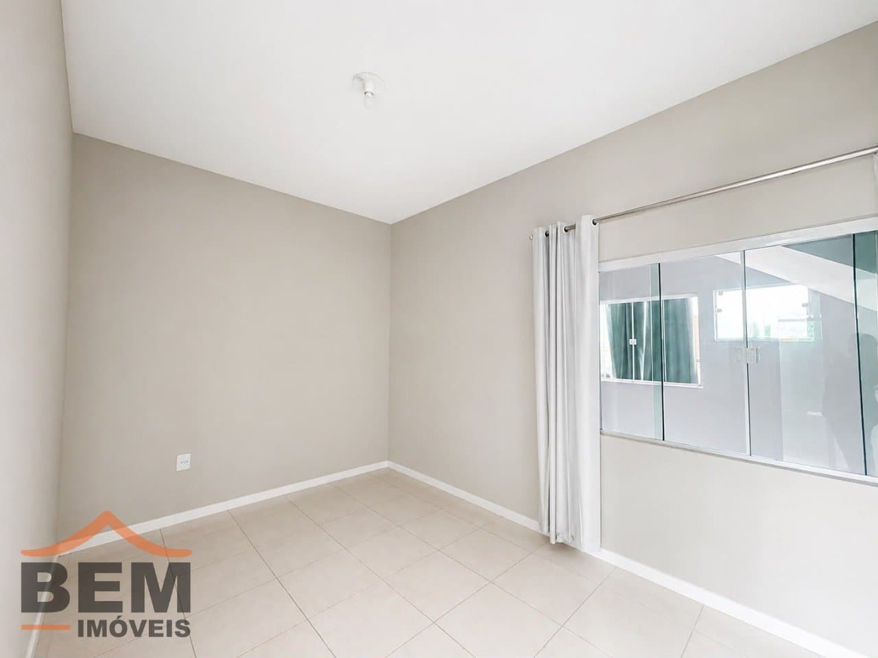 Apartamento para Locação com 2 quartos e 50m² no bairro Dom Bosco, em Itajaí