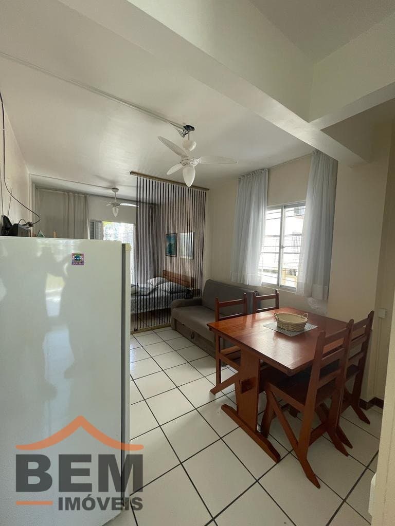 Apartamento para Locação com 1 quarto e 28m² no bairro Centro, em Balneário Camboriú: 05-COZINHA 