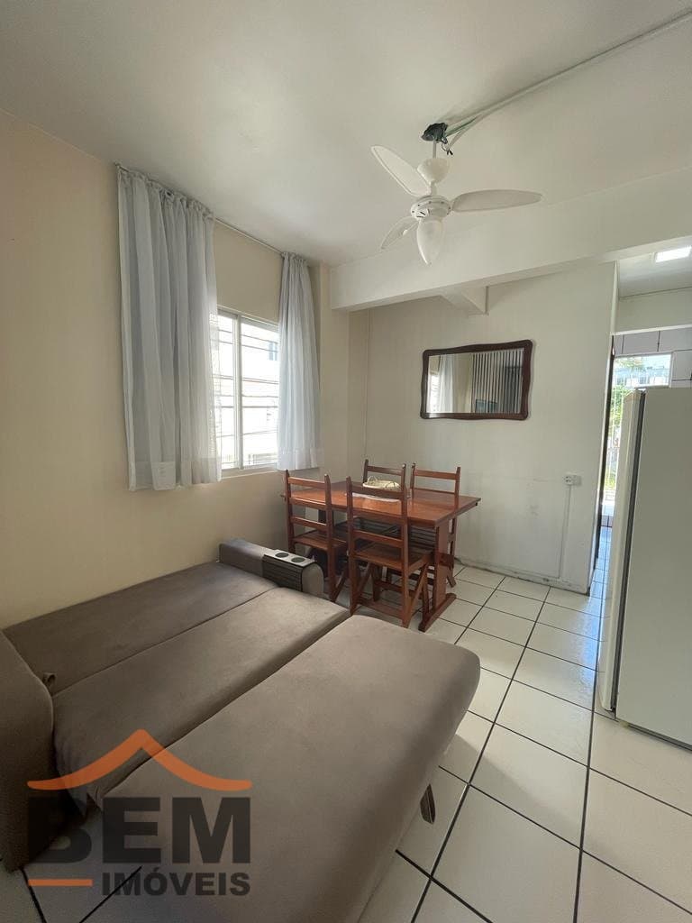 Apartamento para Locação com 1 quarto e 28m² no bairro Centro, em Balneário Camboriú: 06-SALA DE ESTAR