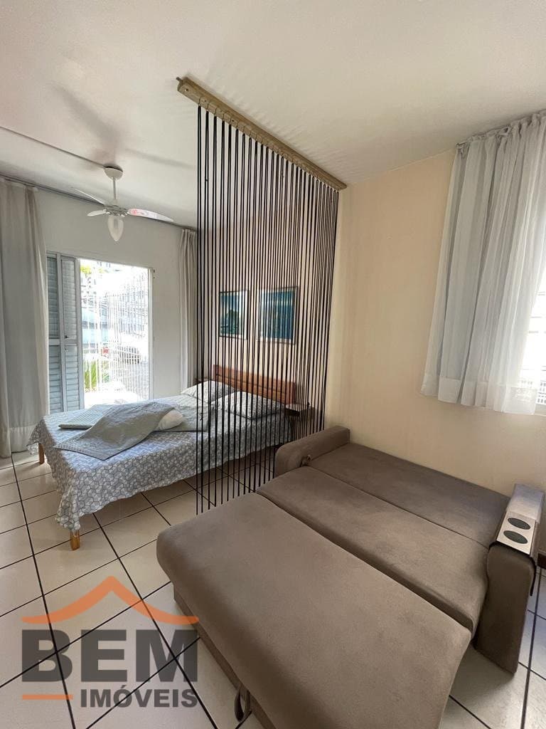 Apartamento para Locação com 1 quarto e 28m² no bairro Centro, em Balneário Camboriú: 09-SALA DE ESTAR