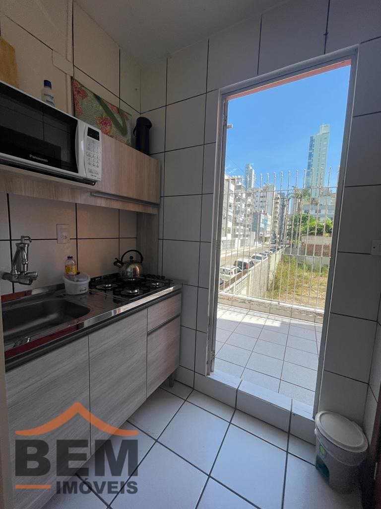 Apartamento para Locação com 1 quarto e 28m² no bairro Centro, em Balneário Camboriú: 04-COZINHA 