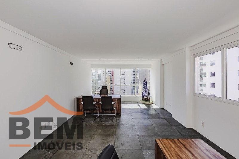 Sala Comercial para Locação com 44m² no bairro Pioneiros, em Balneário Camboriú