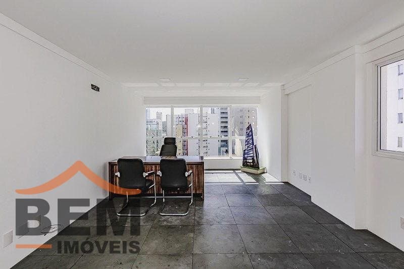 Sala Comercial para Locação com 44m² no bairro Pioneiros, em Balneário Camboriú