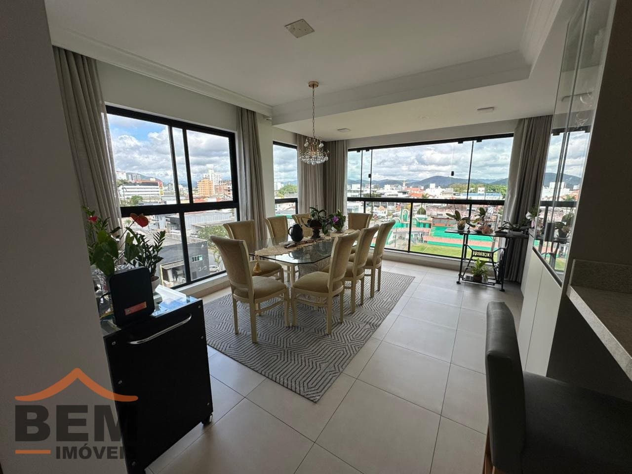 Apartamento para Venda com 3 quartos e 126m² no bairro Centro, em Camboriú