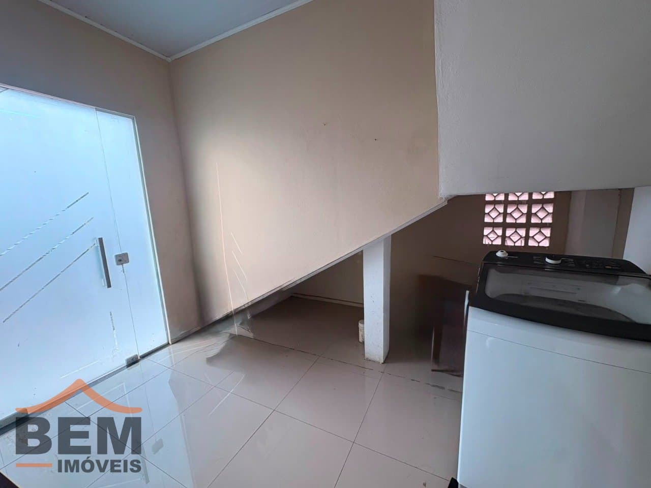 Apartamento para Locação com 2 quartos e 50m² no bairro São Vicente, em Itajaí: 4 - AREA DE SERVIÇO 