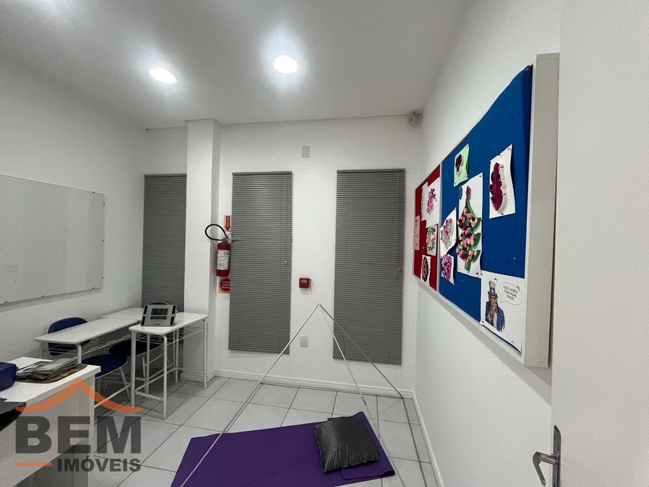 Sala Comercial para Locação com 65m² no bairro São João, em Itajaí: 9 - SALA