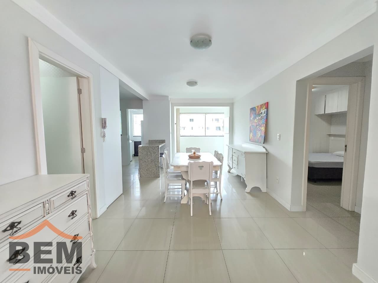 Apartamento para Locação com 2 quartos e 140m² no bairro Centro, em Balneário Camboriú: SALA DE JANTAR