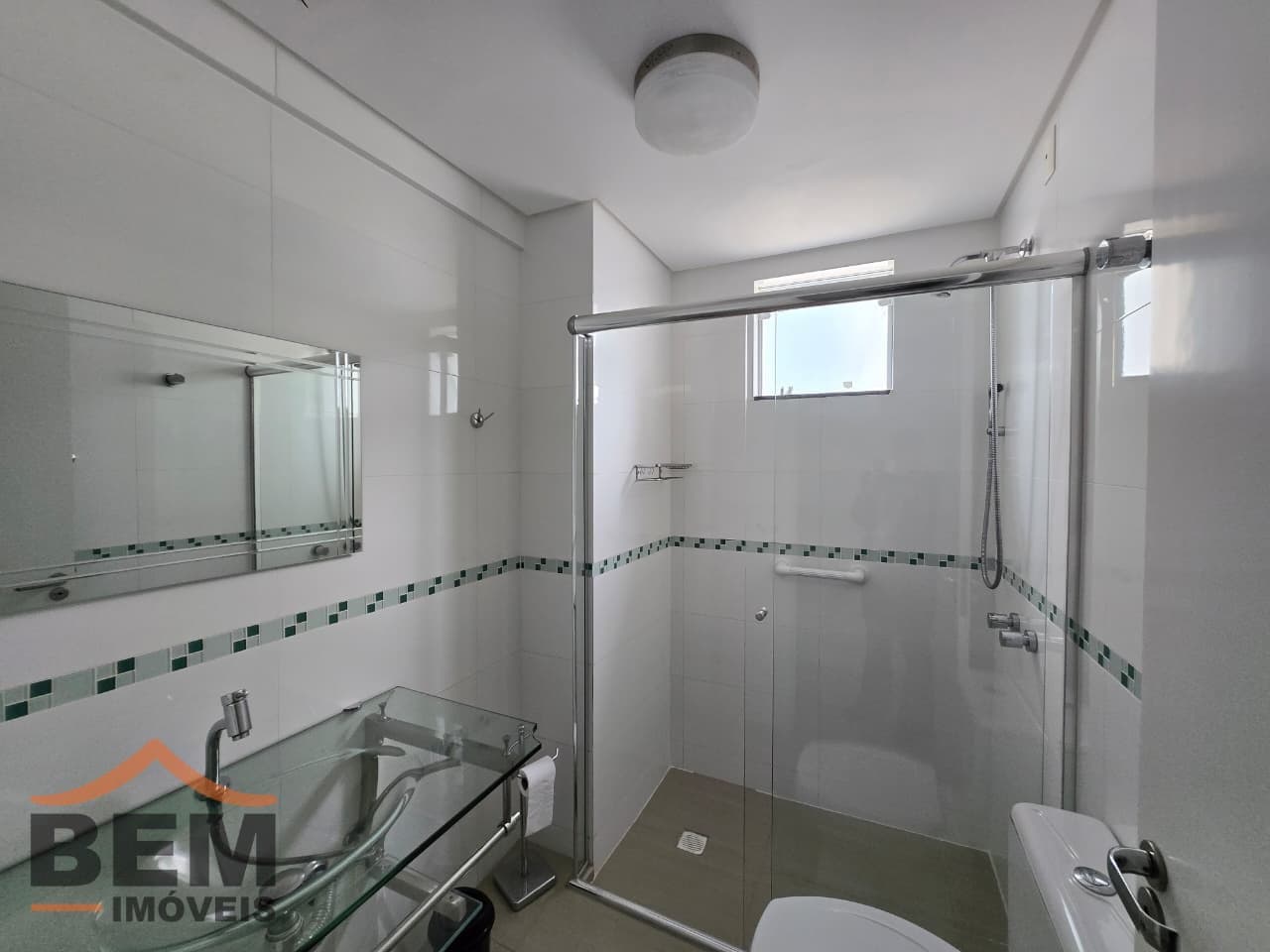 Apartamento para Locação com 2 quartos e 140m² no bairro Centro, em Balneário Camboriú: BANHEIRO