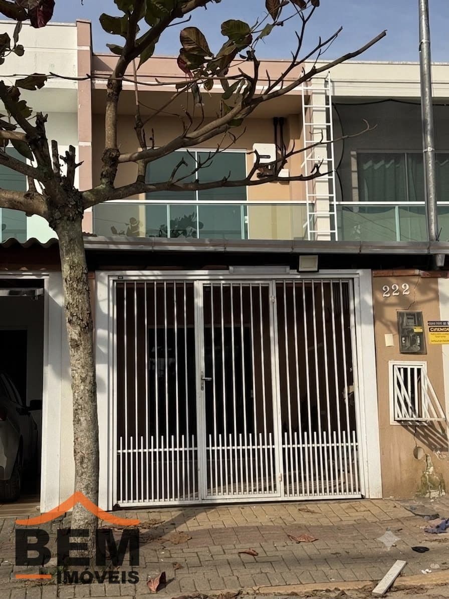 Casa com 2 quartos e 68m² no bairro Centro, em Camboriú
