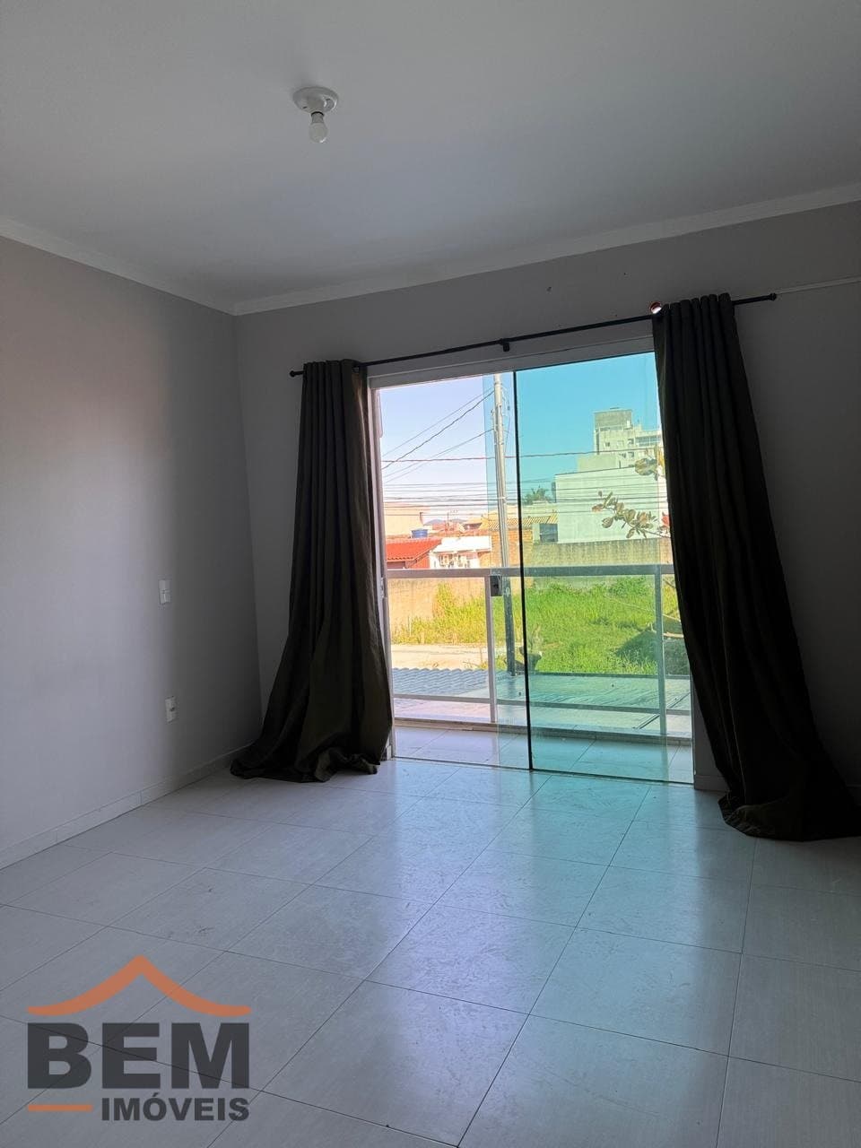Casa com 2 quartos e 68m² no bairro Centro, em Camboriú