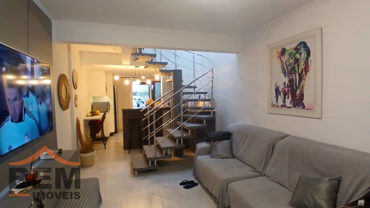 Casa para Venda com 2 quartos e 77m² no bairro Centro, em Camboriú