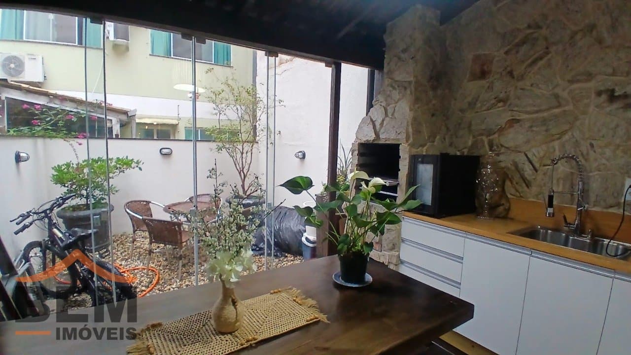 Casa para Venda com 2 quartos e 77m² no bairro Centro, em Camboriú