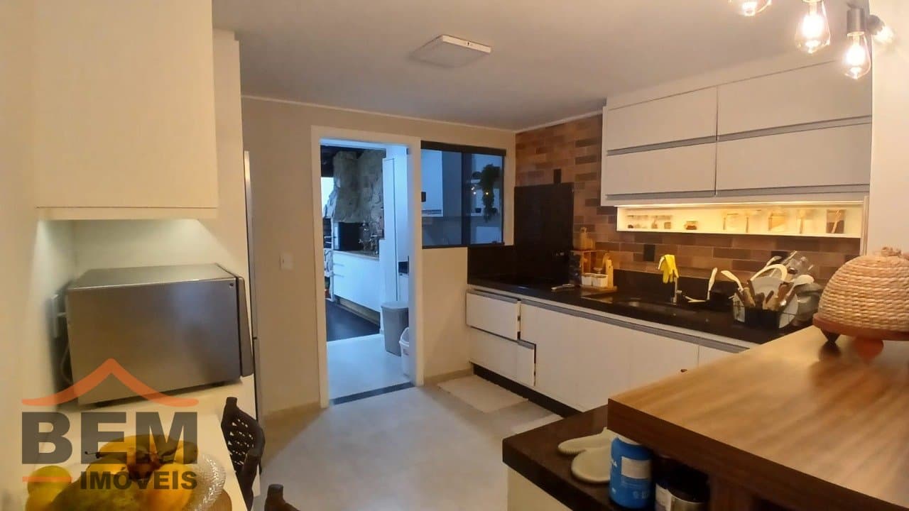 Casa para Venda com 2 quartos e 77m² no bairro Centro, em Camboriú