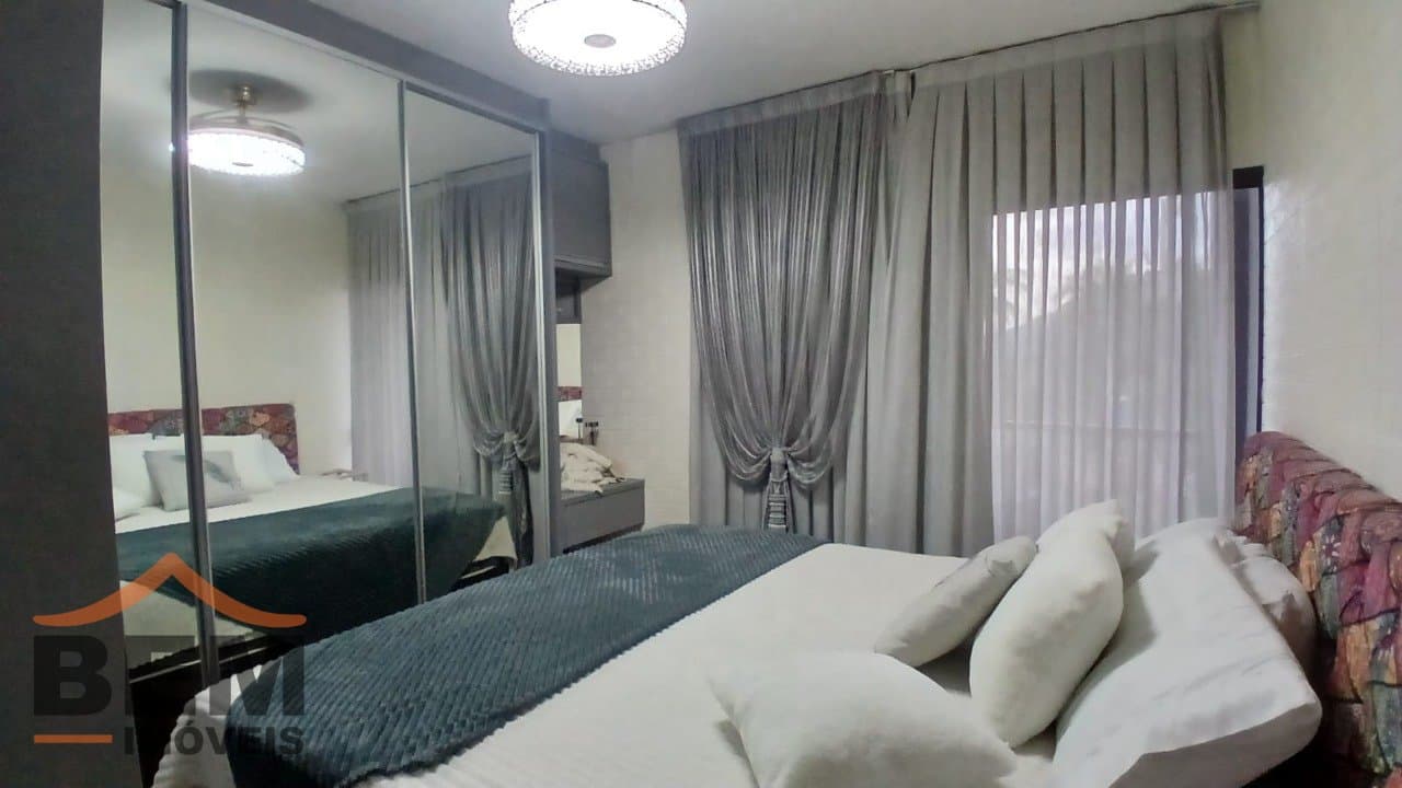 Casa para Venda com 2 quartos e 77m² no bairro Centro, em Camboriú