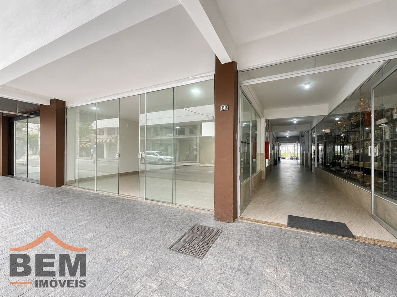 Sala Comercial para Locação com 84m² no bairro Centro, em Itajaí