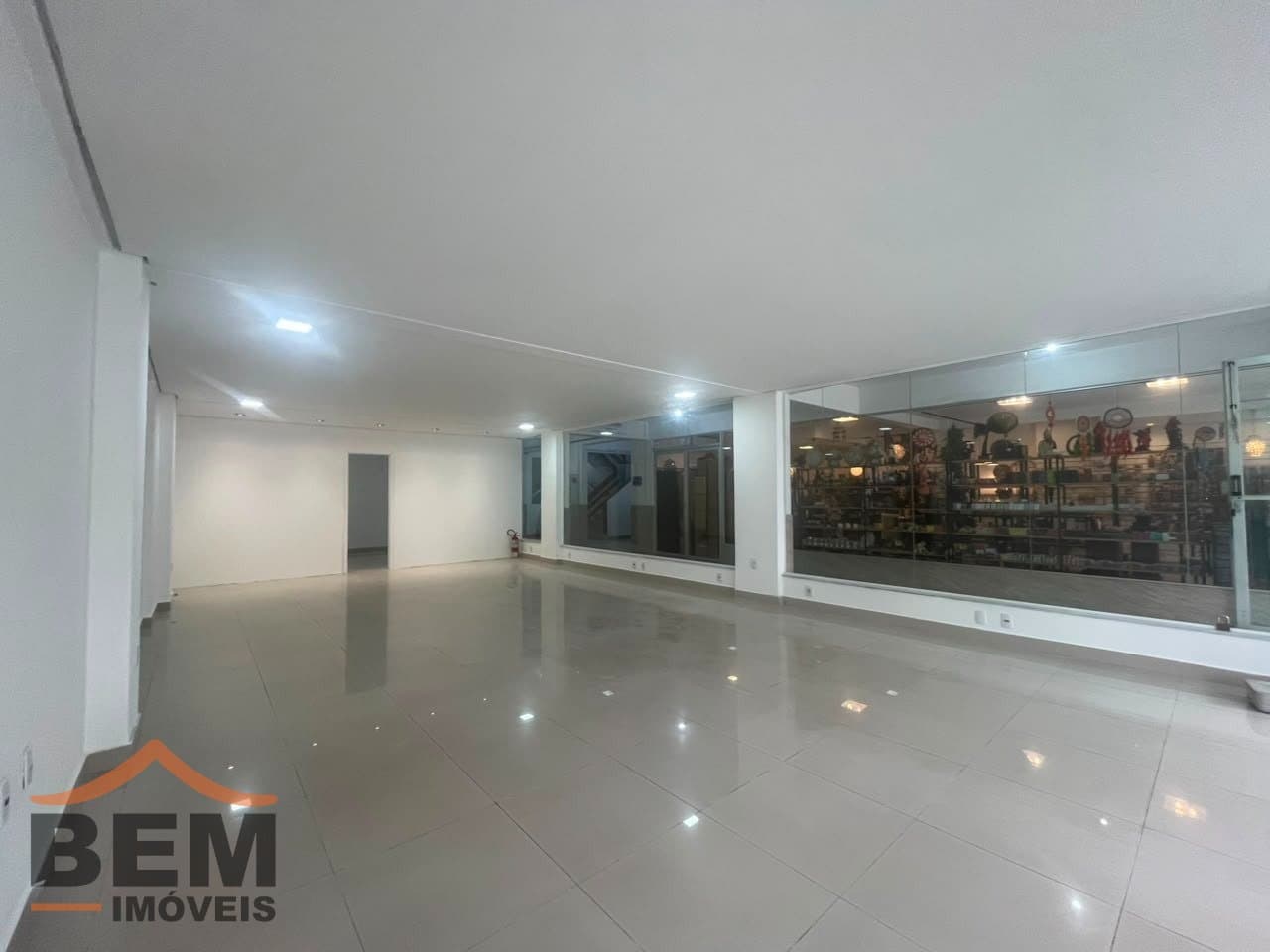 Sala Comercial para Locação com 84m² no bairro Centro, em Itajaí