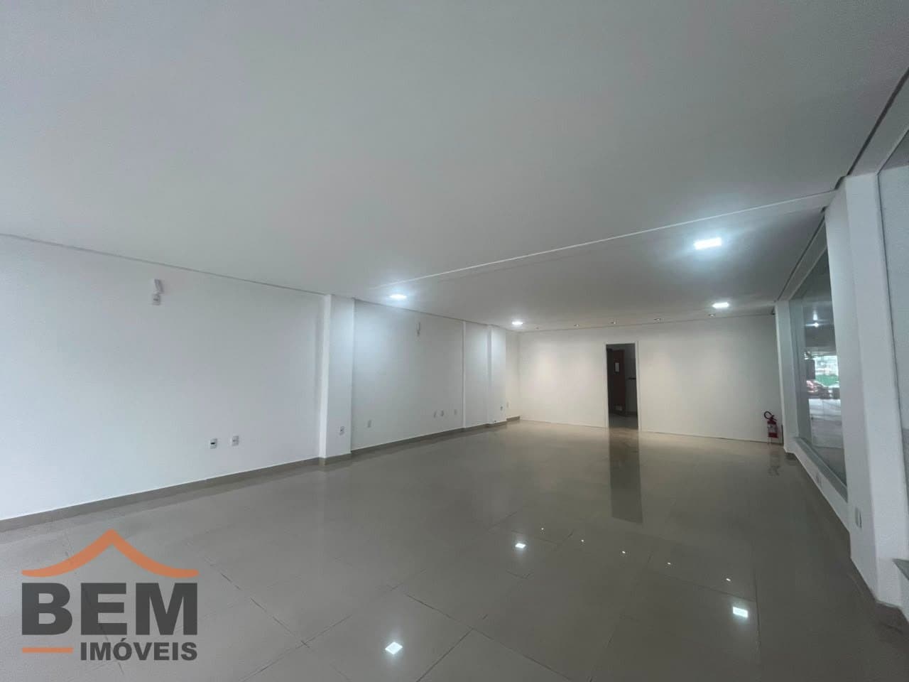 Sala Comercial para Locação com 84m² no bairro Centro, em Itajaí