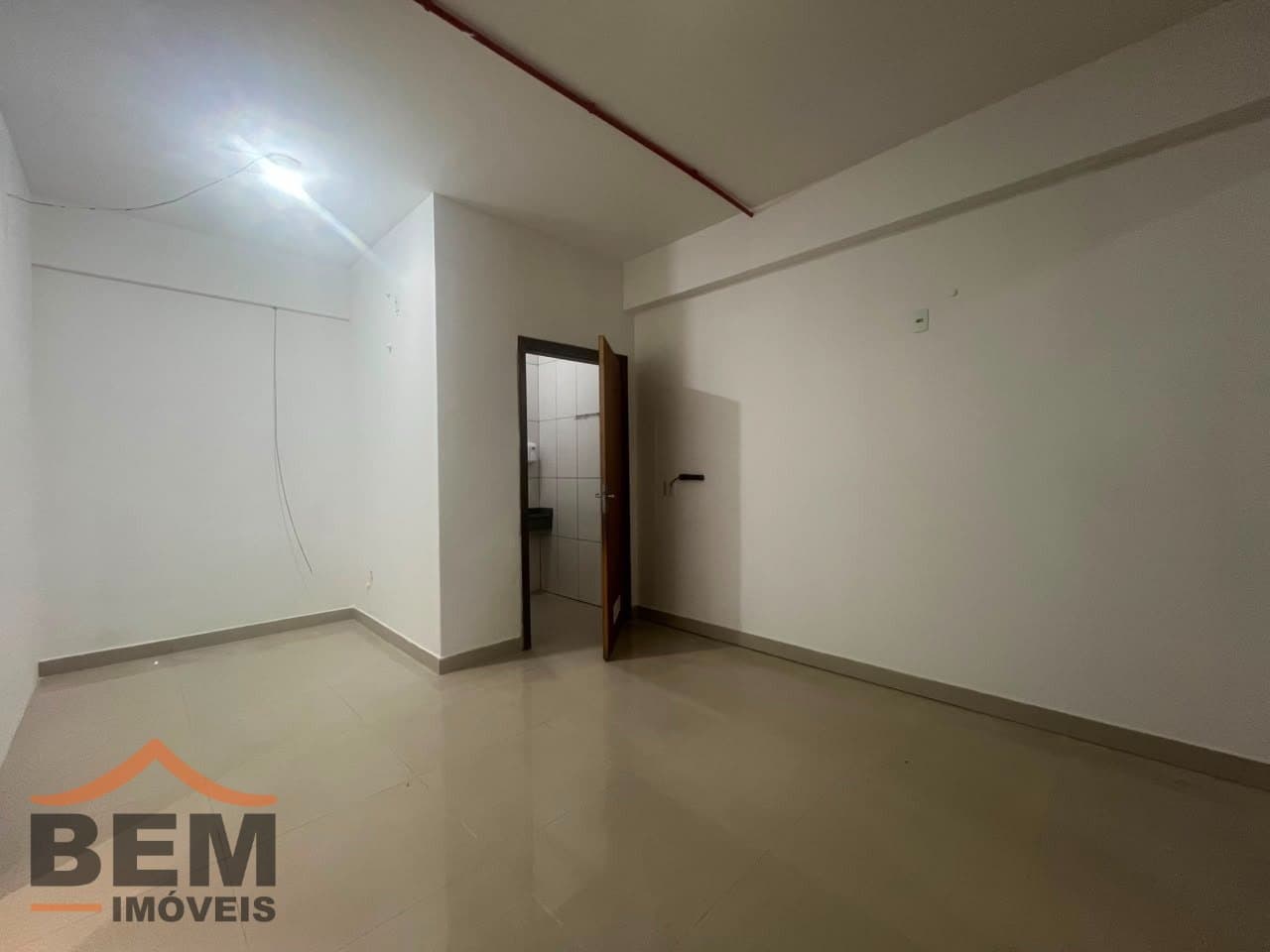Sala Comercial para Locação com 84m² no bairro Centro, em Itajaí