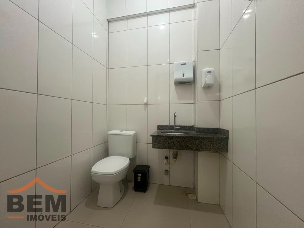 Sala Comercial para Locação com 84m² no bairro Centro, em Itajaí