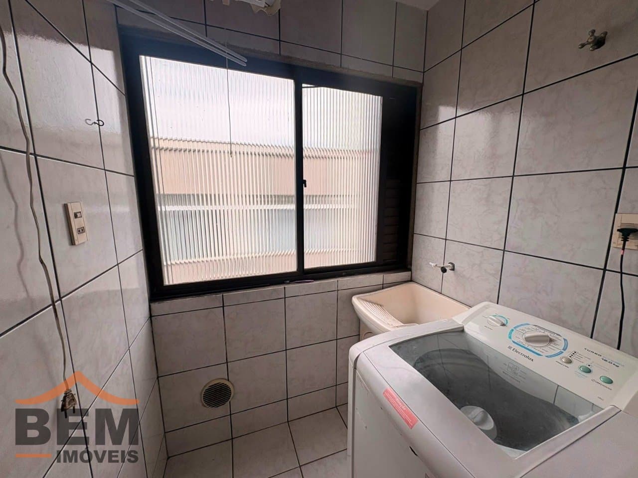 Apartamento para Locação com 3 quartos e 89m² no bairro Centro, em Itajaí