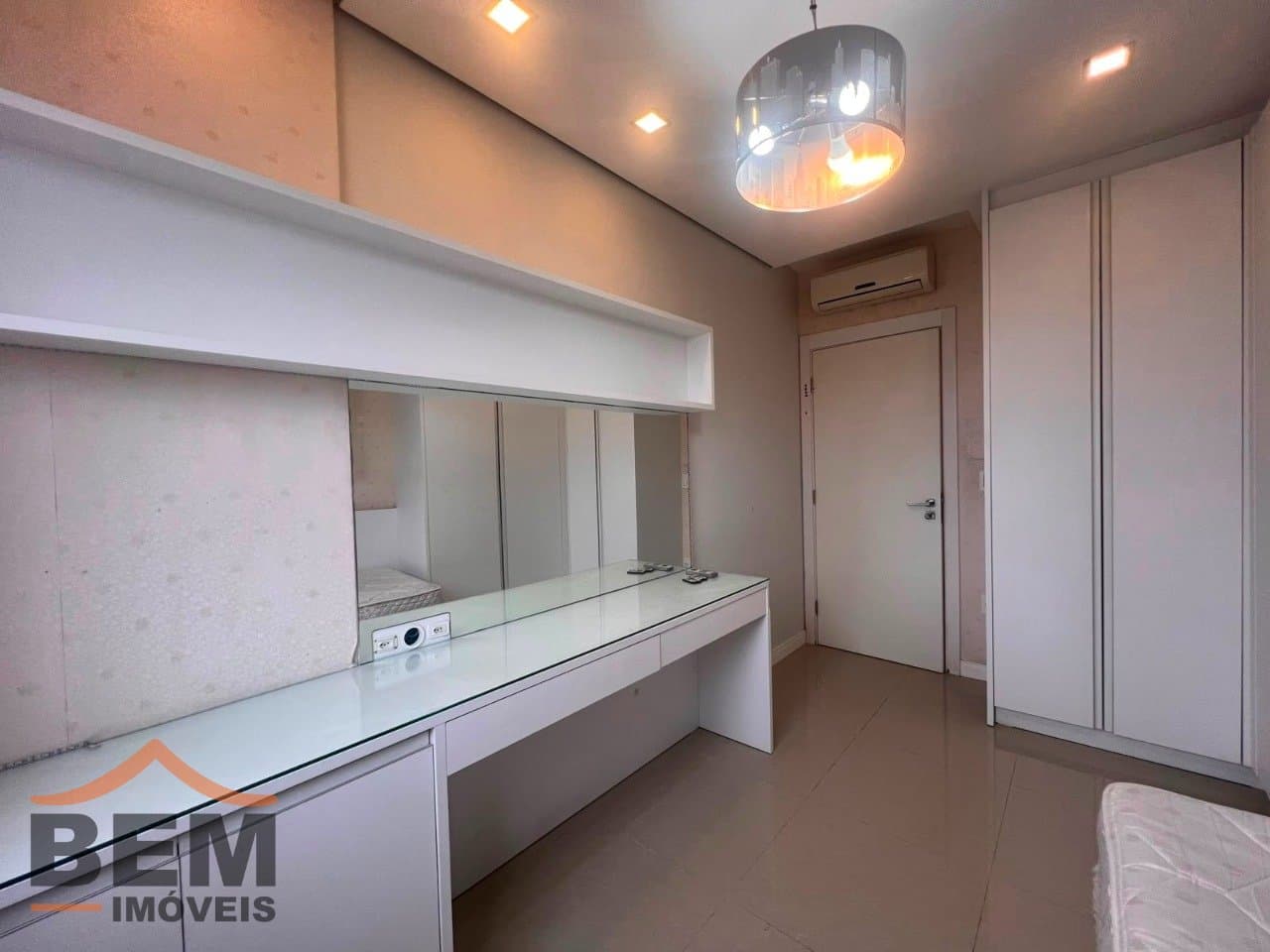 Apartamento para Venda com 3 quartos e 84m² no bairro Centro, em Itajai