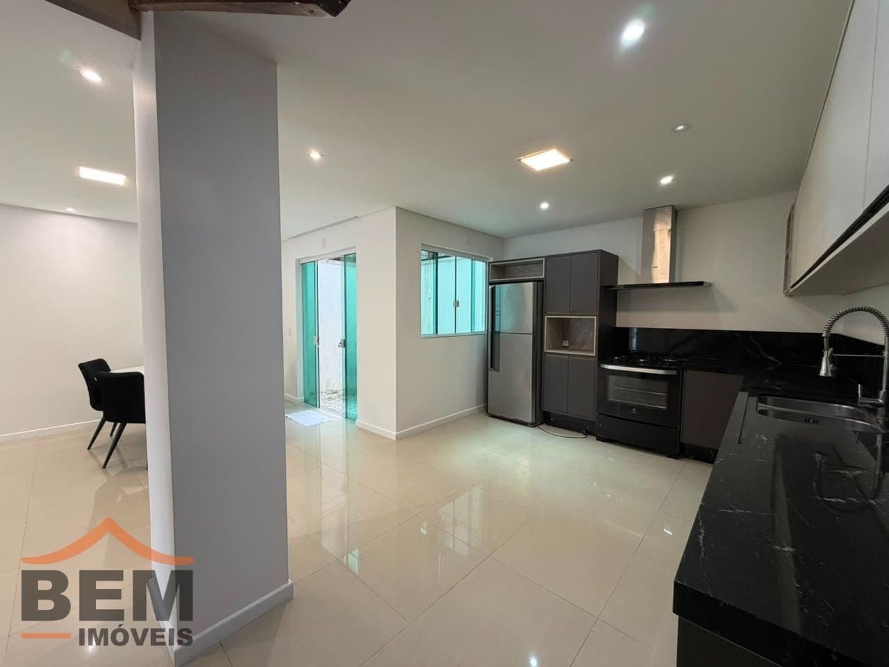 Casa para Venda com 3 quartos e 189m² no bairro Praia dos Amores, em Balneário Camboriú