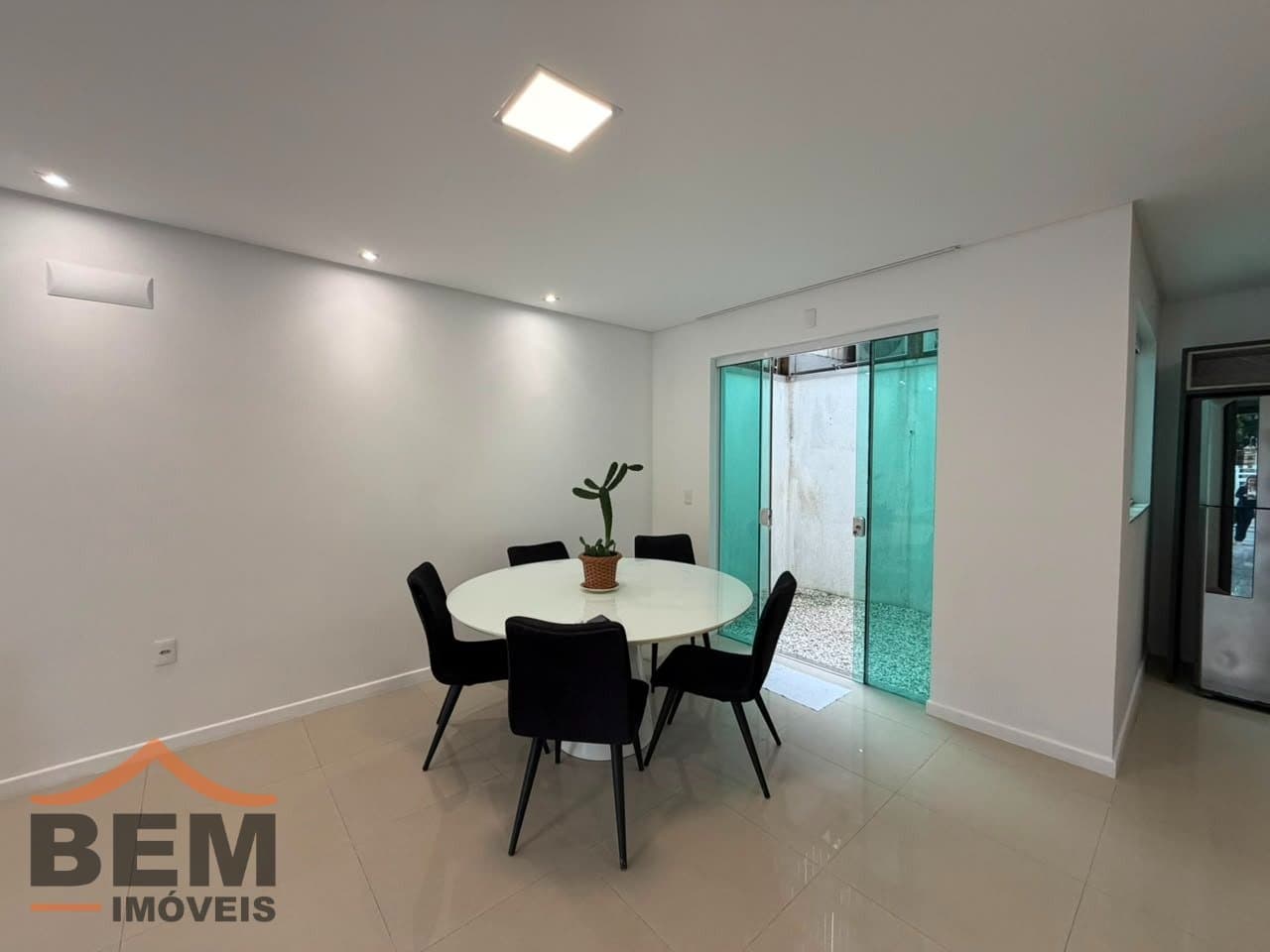 Casa para Venda com 3 quartos e 189m² no bairro Praia dos Amores, em Balneário Camboriú