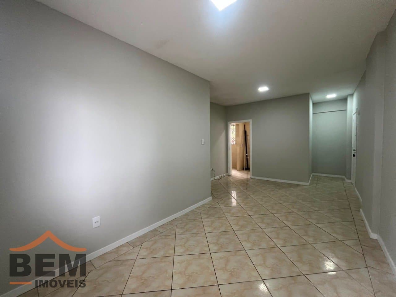 Apartamento para Locação com 2 quartos e 50m² no bairro Centro, em Balneário Piçarras
