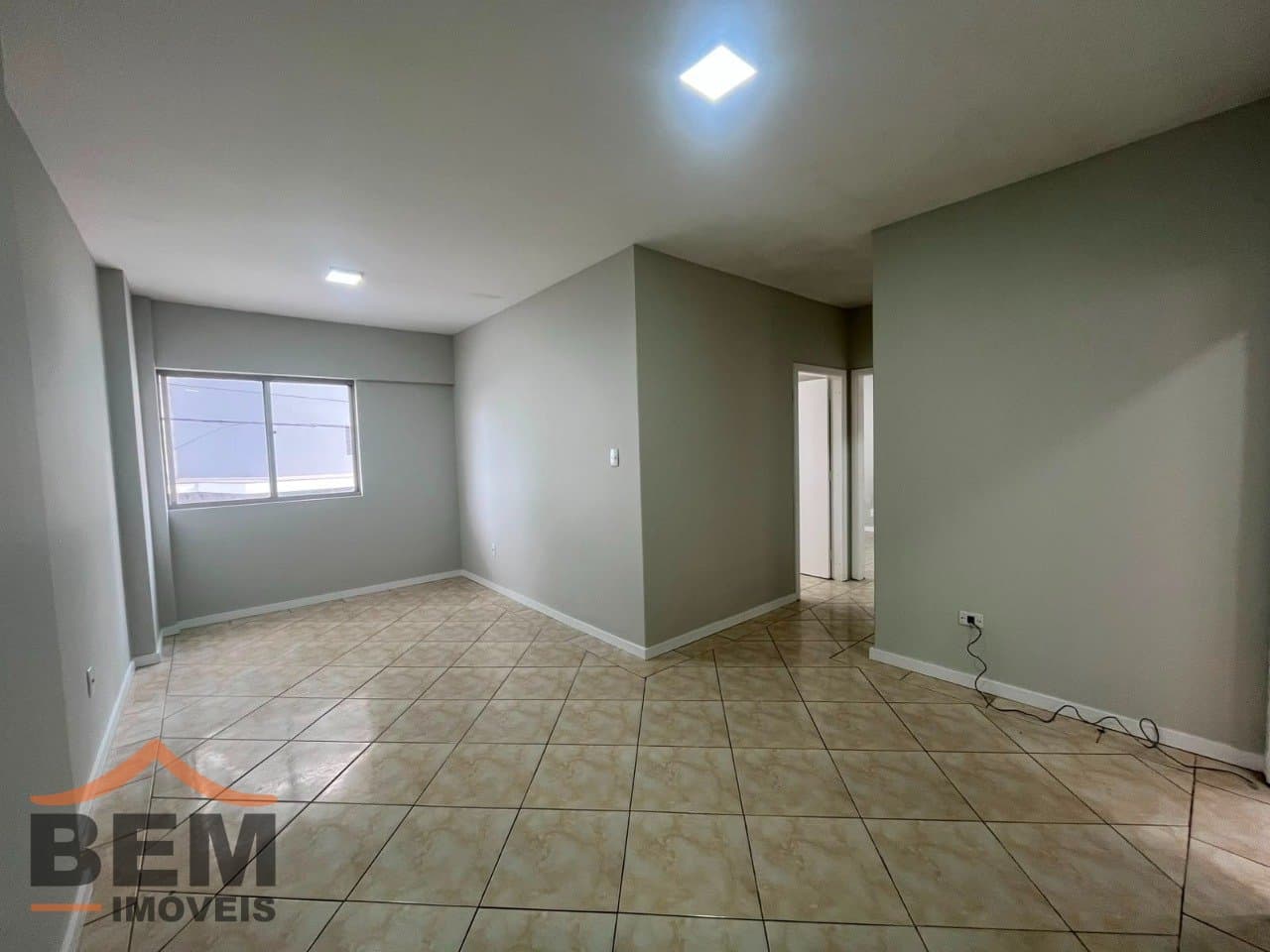 Apartamento para Locação com 2 quartos e 50m² no bairro Centro, em Balneário Piçarras