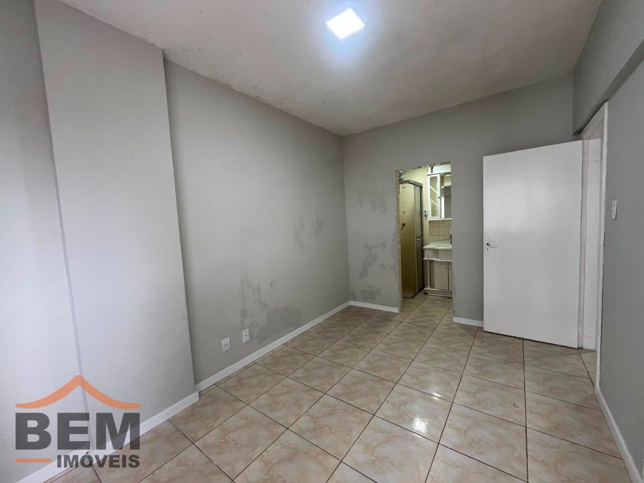 Apartamento para Locação com 2 quartos e 50m² no bairro Centro, em Balneário Piçarras