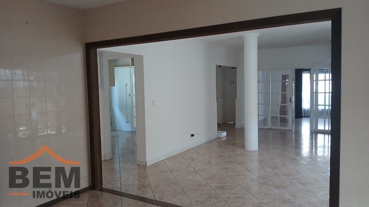 Casa para Venda com 4 quartos e 178m² no bairro Centro, em Balneário Camboriú: WhatsApp Image 2026-08-05 at 3.38