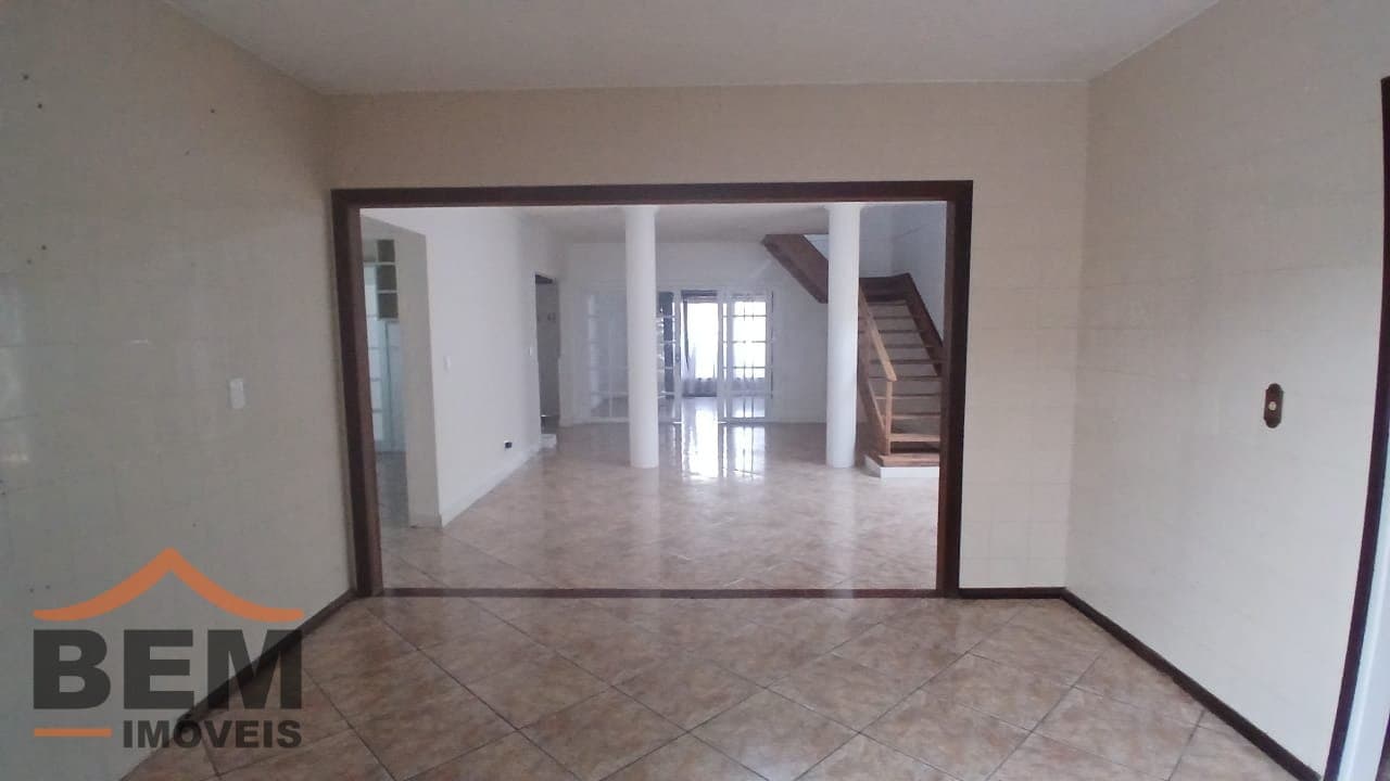 Casa para Venda com 4 quartos e 178m² no bairro Centro, em Balneário Camboriú: WhatsApp Image 2026-08-05 at 3.38