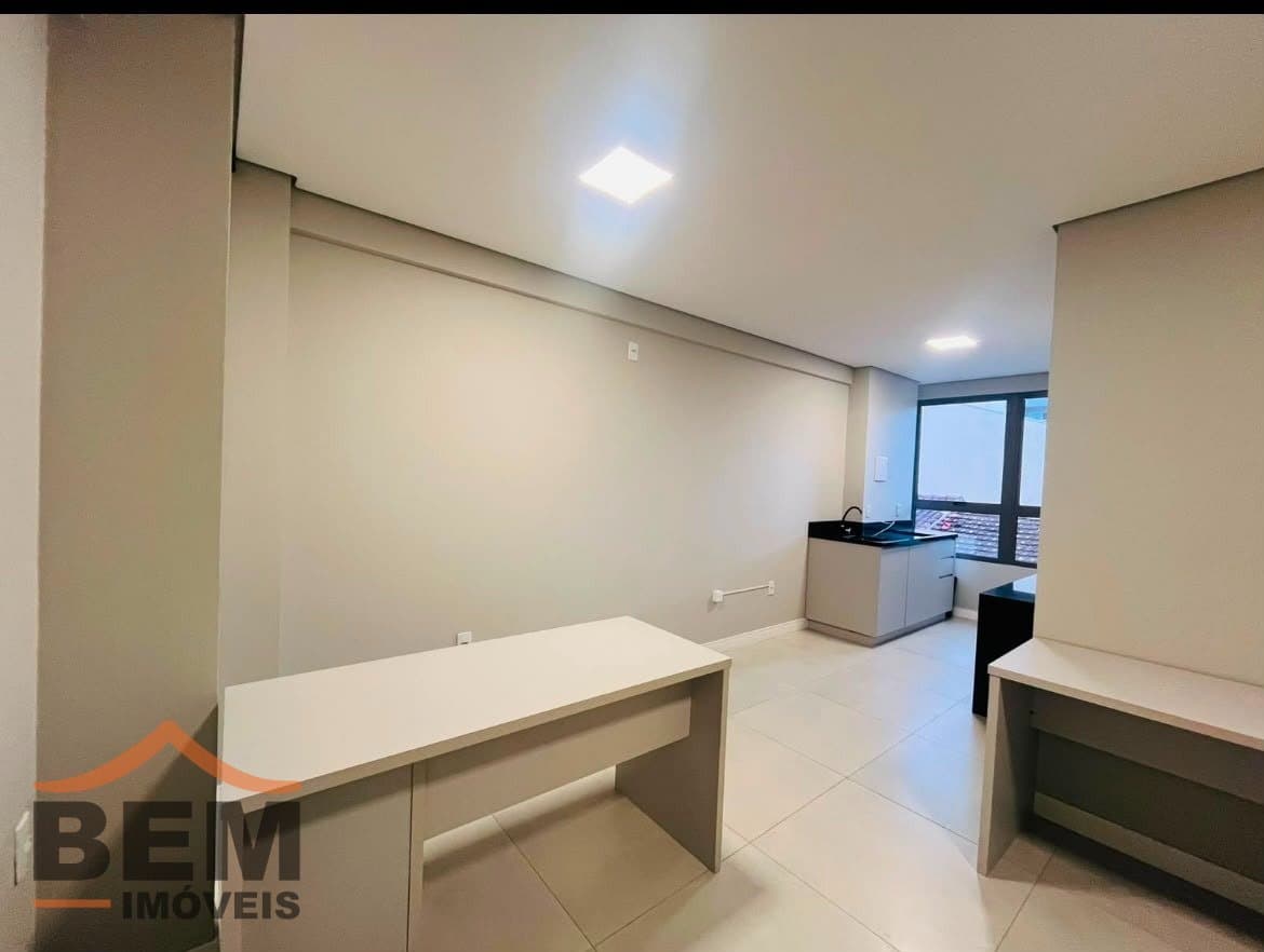 Sala Comercial para Locação com 30m² no bairro Vila Operária, em Itajaí