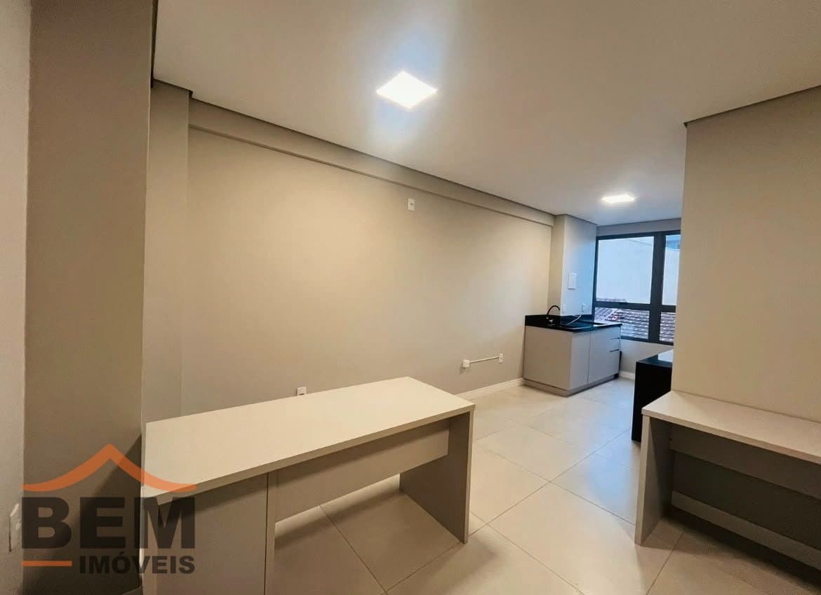Sala Comercial para Locação com 30m² no bairro Vila Operária, em Itajaí