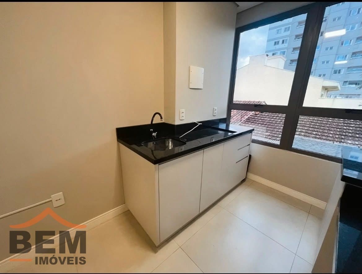 Sala Comercial para Locação com 30m² no bairro Vila Operária, em Itajaí