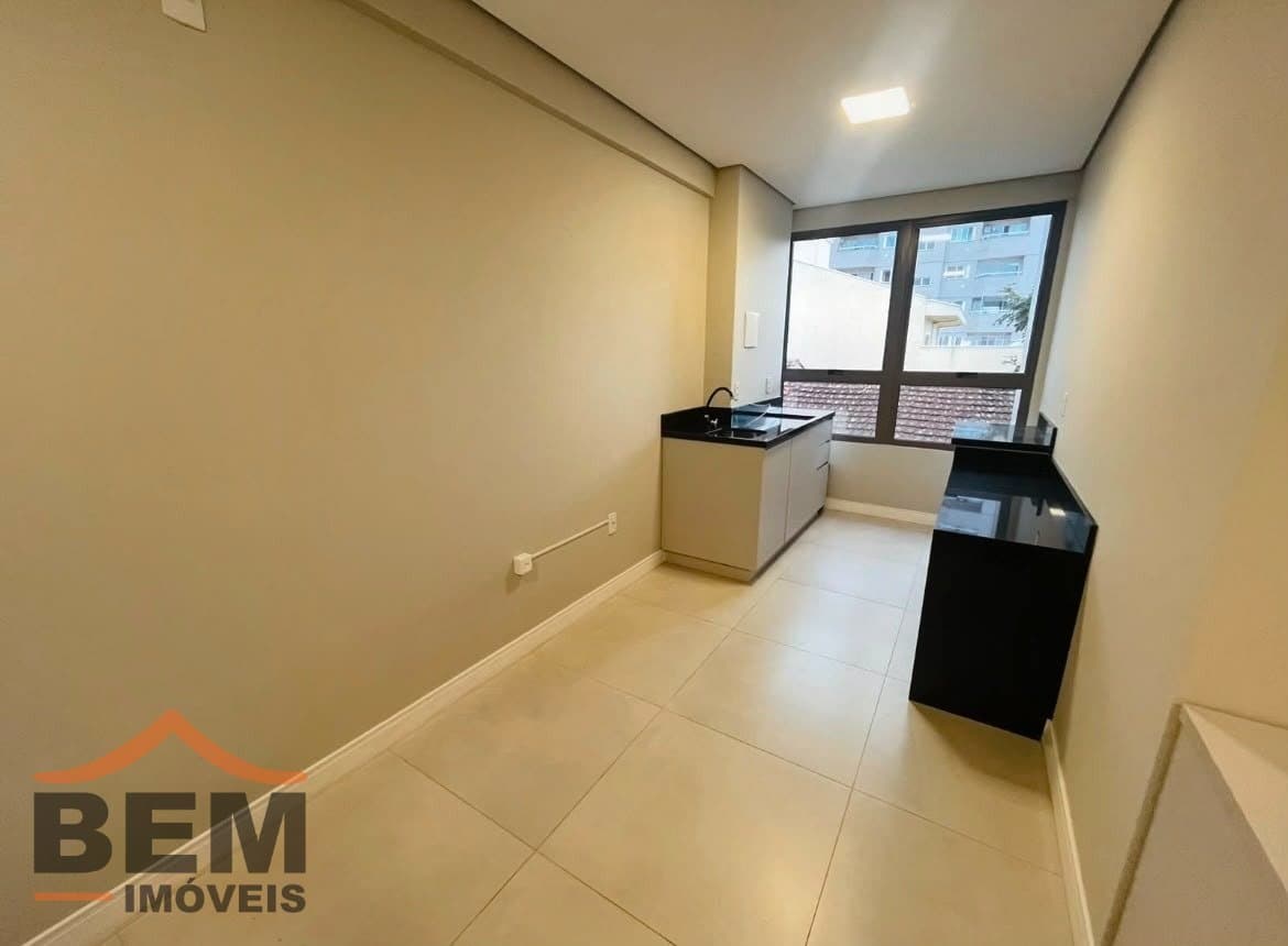 Sala Comercial para Locação com 30m² no bairro Vila Operária, em Itajaí
