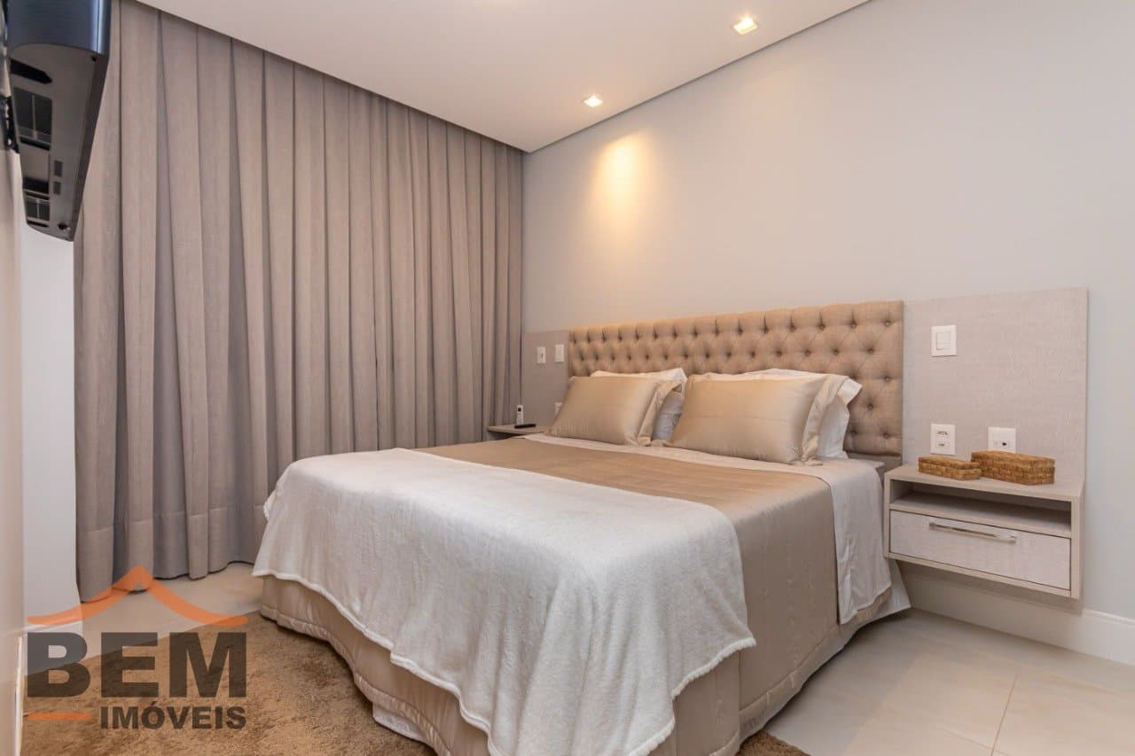 Apartamento para Venda com 4 quartos e 132m² no bairro Centro, em Balneário Camboriú
