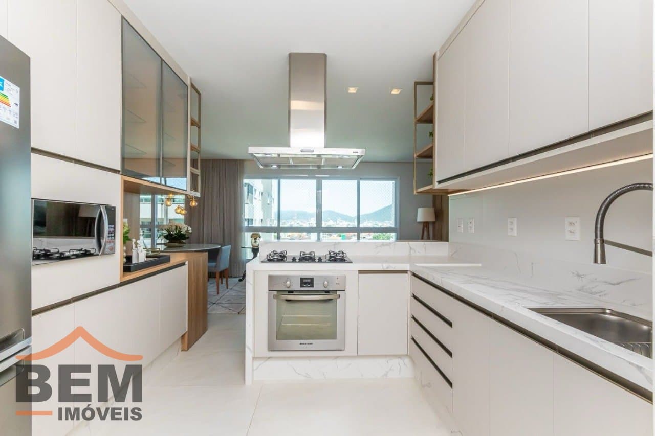 Apartamento para Venda com 4 quartos e 132m² no bairro Centro, em Balneário Camboriú