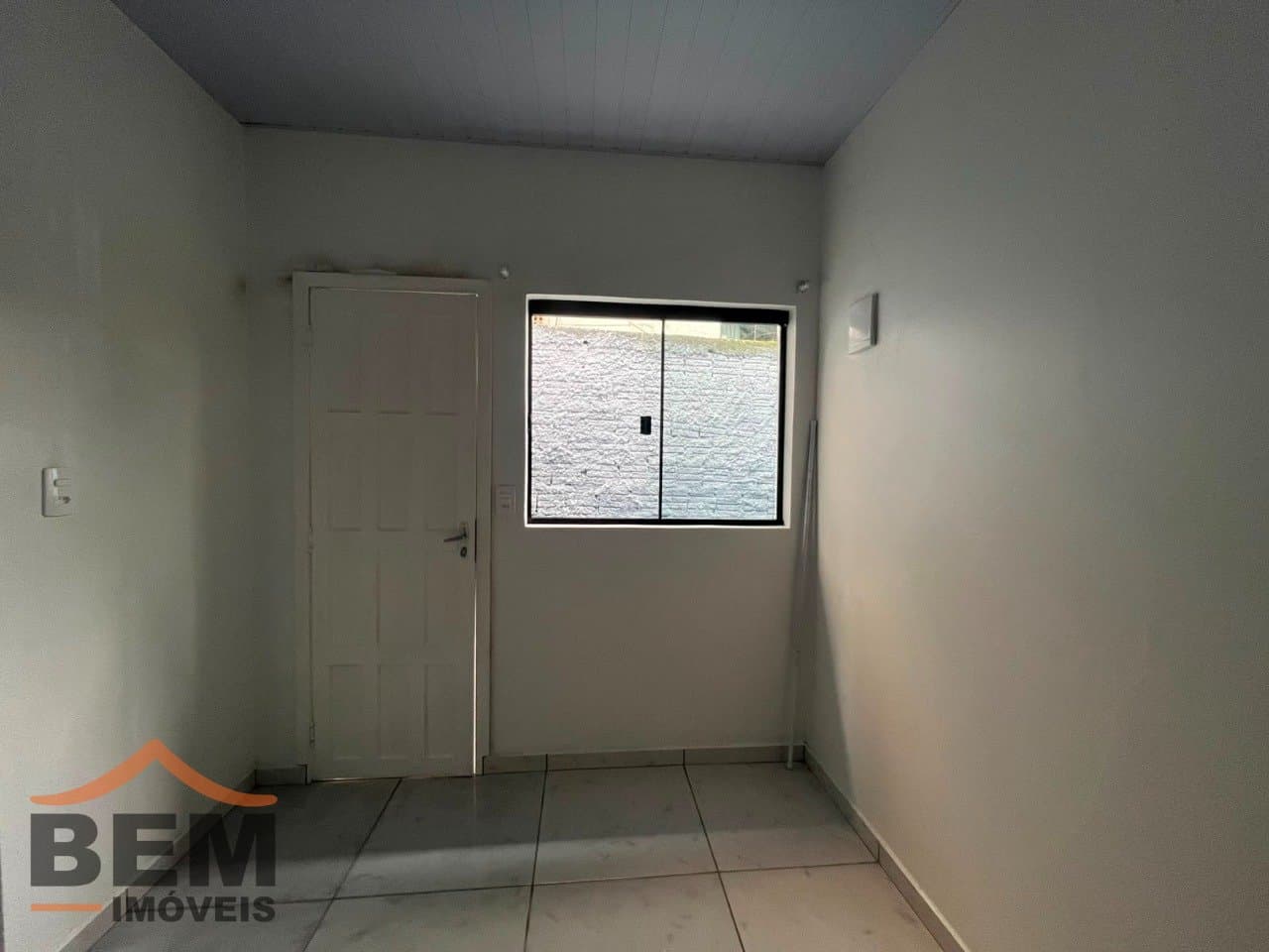 Kitnet para Locação com 1 quarto e 18m² no bairro Praia Brava, em Itajaí