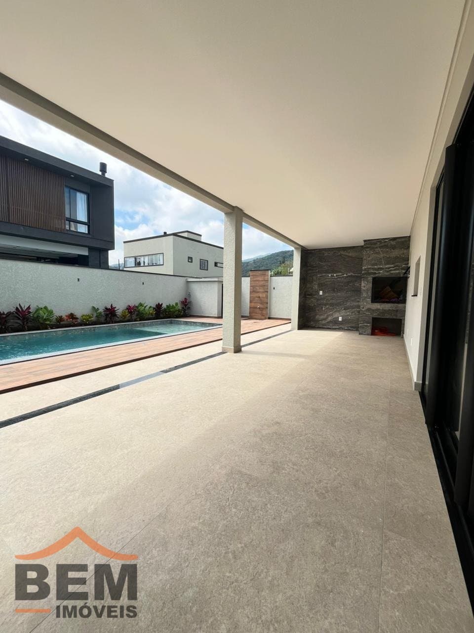 Casa em Condomínio para Venda com 4 quartos e 305m² no bairro Santa Regina, em Camboriú: WhatsApp Image 2026-08-11 at 9.22