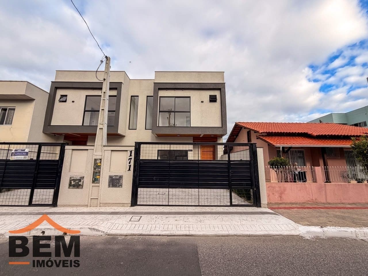 Sobrado para Venda com 3 quartos e 97m² no bairro São João, em Itajaí