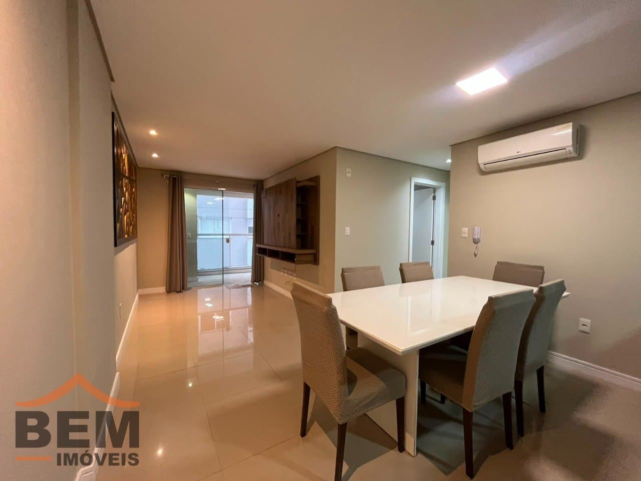 Apartamento com 3 quartos e 82m² no bairro São João, em Itajaí